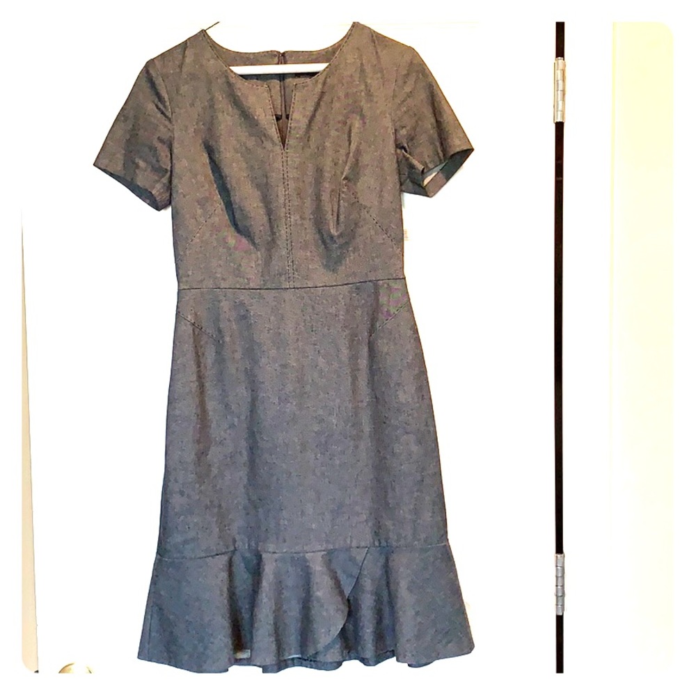 Banana Republic short sleeve dress ruffle bottom